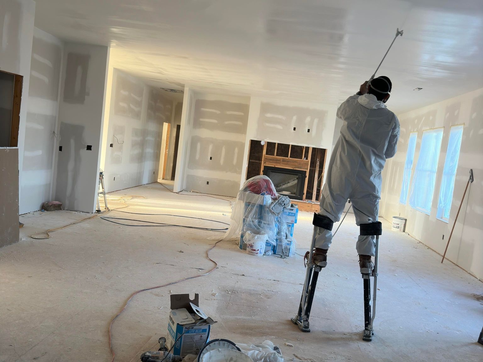 Moonland Construction LLC