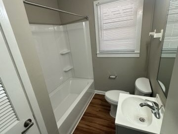 Moonland Construction LLC