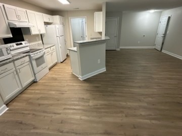 Moonland Construction LLC