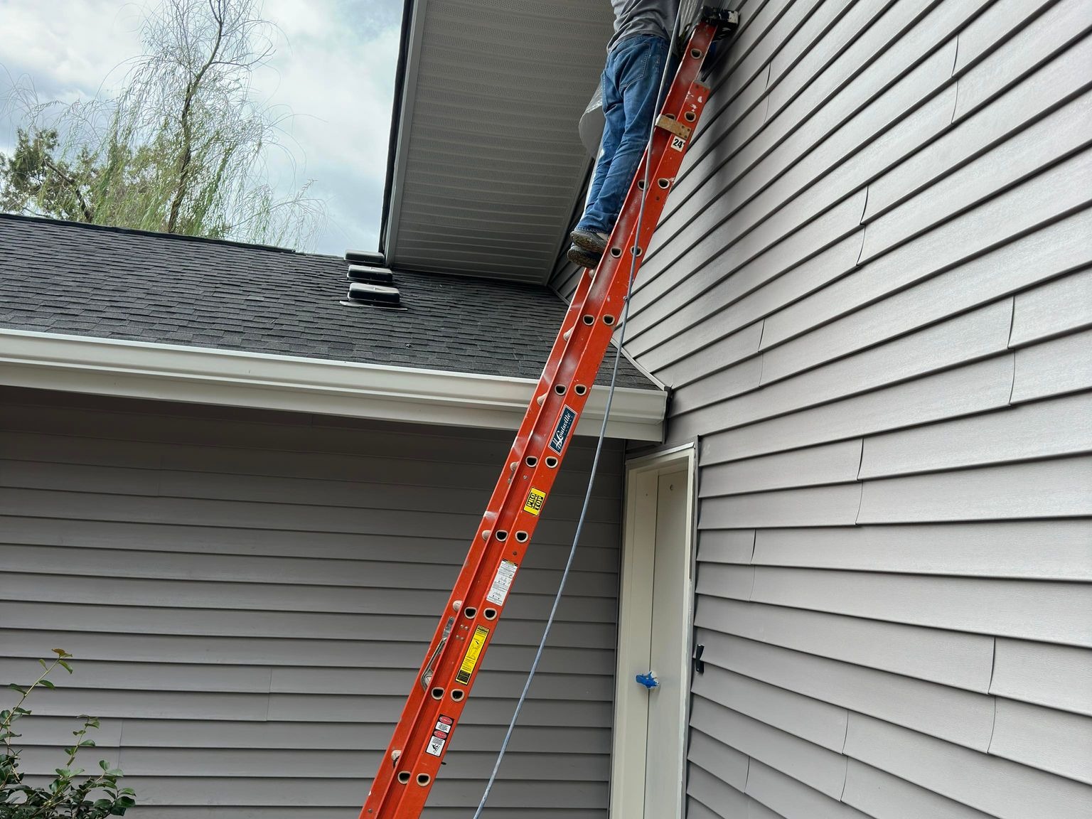 Moonland Construction LLC