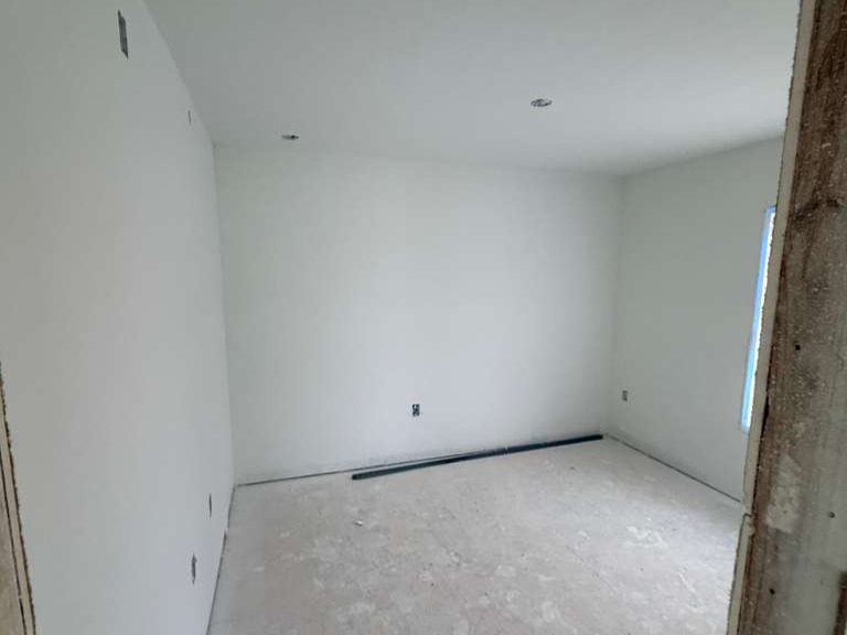 Moonland Construction LLC