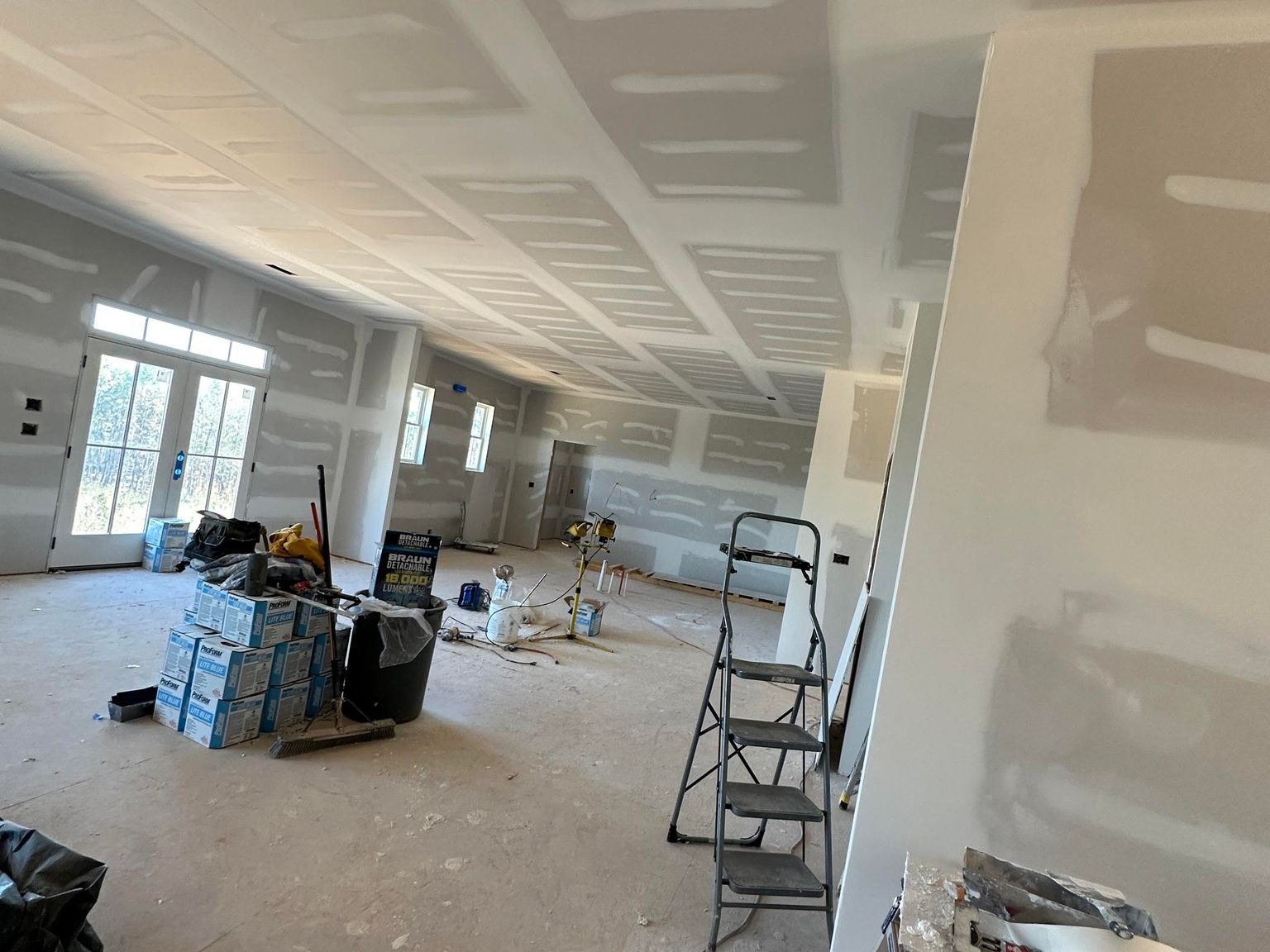 Moonland Construction LLC