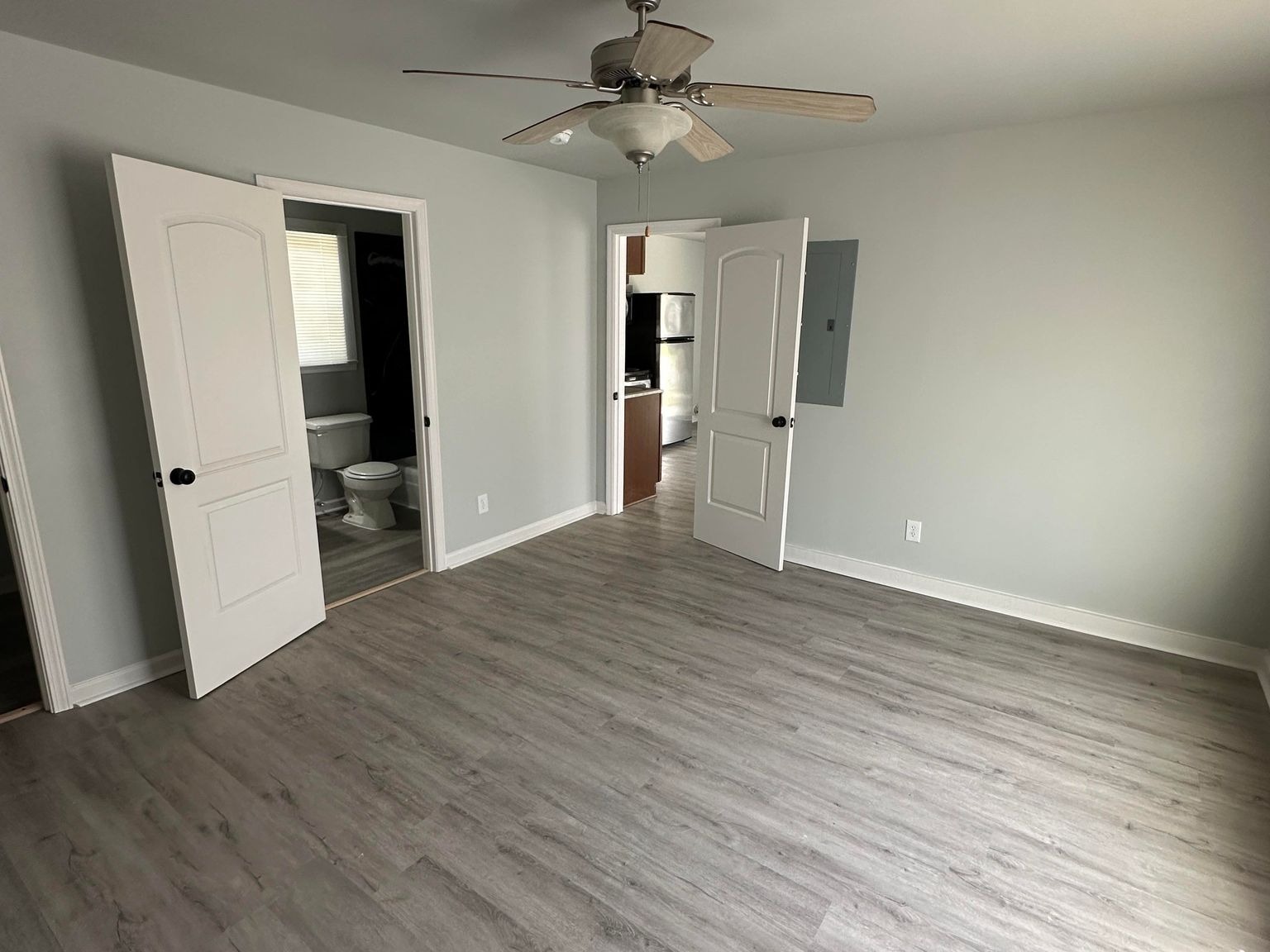 Moonland Construction LLC