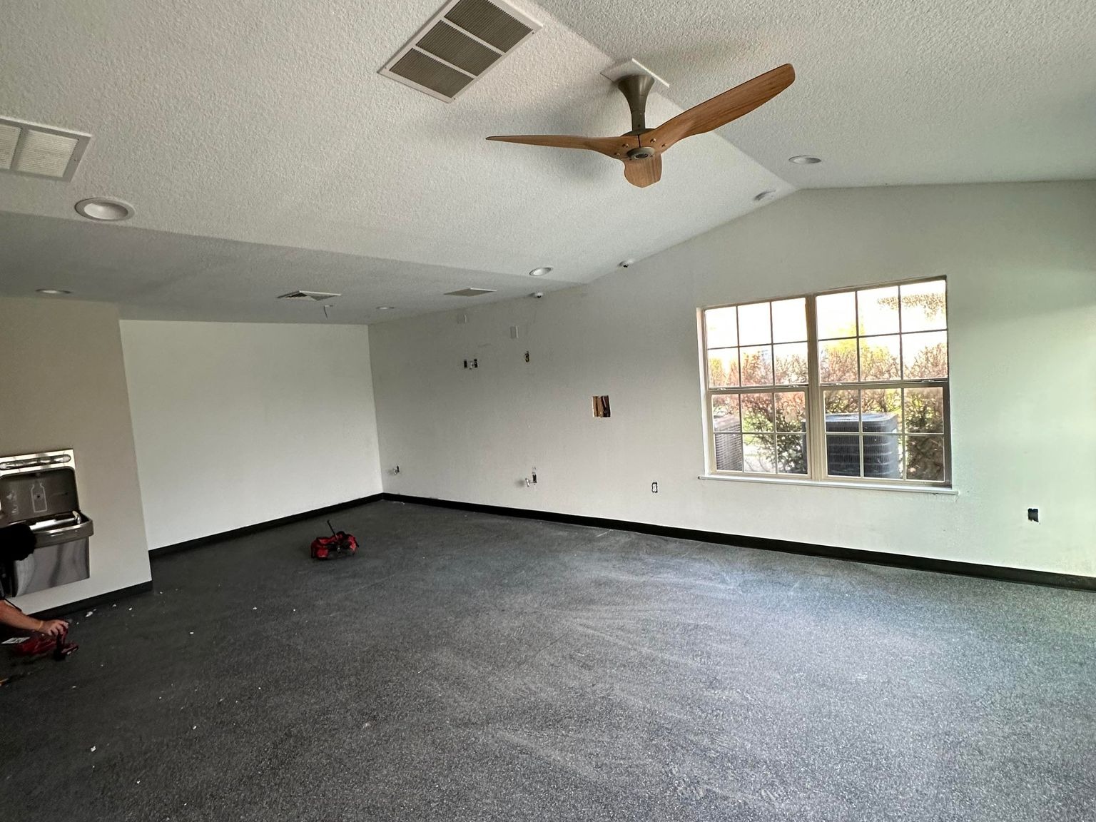 Moonland Construction LLC